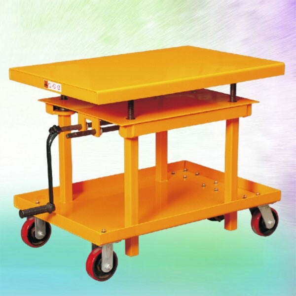 Safe and Easy Handling with a Manual Scissor Lif