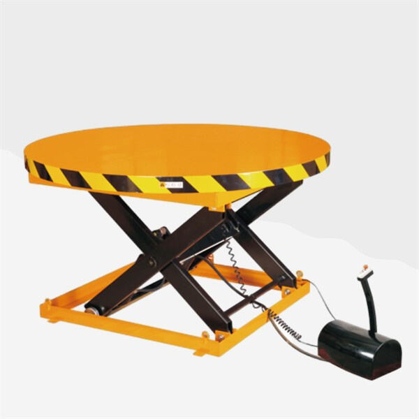 Ottimizza le tue operazioni con il versatile tavolo sollevatore per carrelli!
