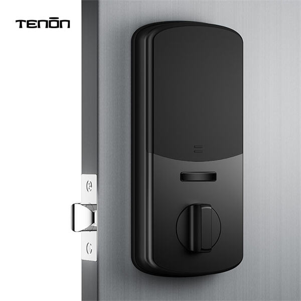 키리스 엔트리와 원격 접근 기능을 제공하는 스마트 잠금 장치로 평온함을 경험해 보세요.