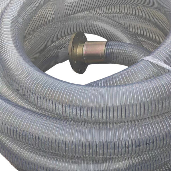 نقل السوائل بكفاءة باستخدام خرطوم مدعم بشريط فولاذي حلزوني PVC