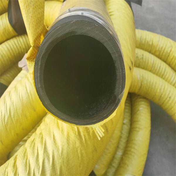 Classic green garden hose with maximum flexibility