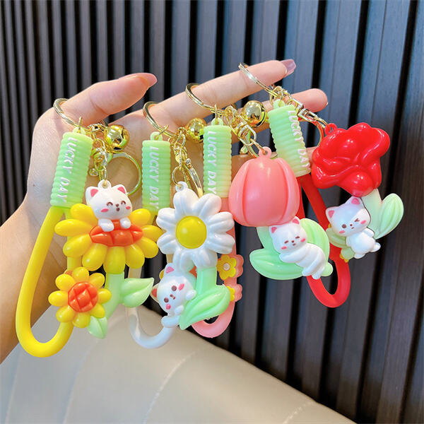 Wysokiej jakości materiały gwarantują trwałość breloków w kształcie kwiatów