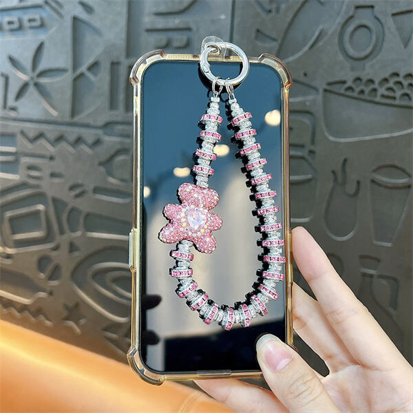 Eye-catching and Fun Accessories for Resale Opportunities