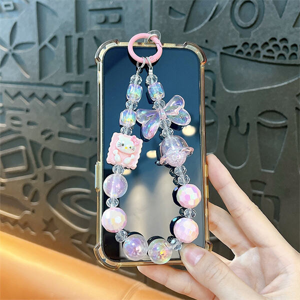 Znajdź idealny prezent dla pasjonatów nowoczesnych technologii – znajomych i rodziny – wśród naszych wysokiej jakości breloczków do iPhone'a.