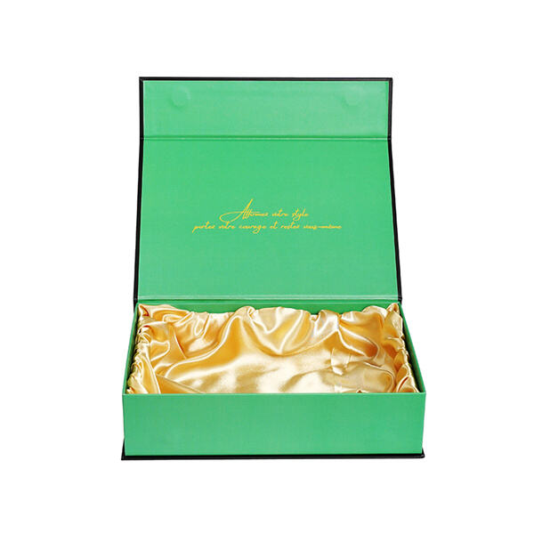 Effortlessly store and transport your wig with our convenient packaging options