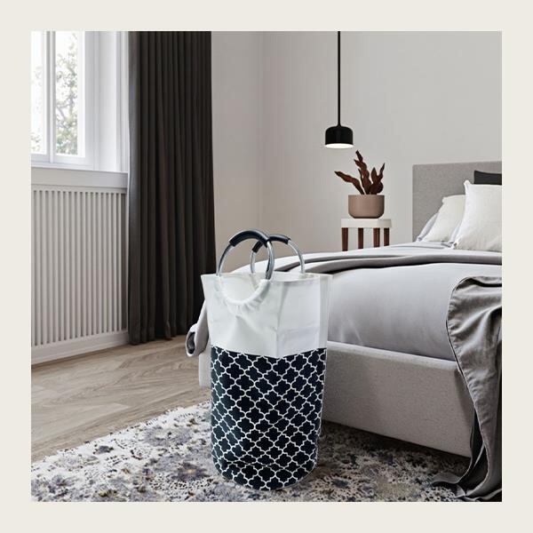 Simplify your moving process with our lightweight and portable clothing storage containers.
