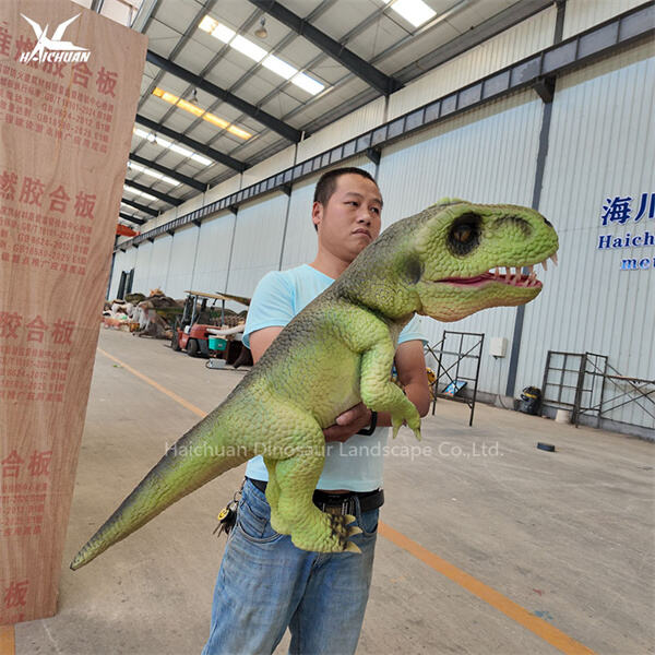 Hikayatin ang iyong manonood gamit ang aming realistiko at buong katawang dinosaur na mga palara