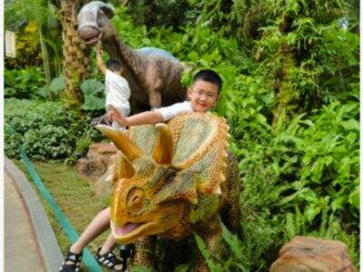 How Realistic Dinosaur Puppets Enhance Educational Experiences?