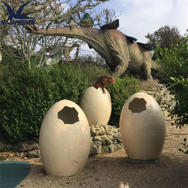 Baguhin ang iyong bakuran sa isang sinaunang paraiso gamit ang aming mga eskultura ng dinosaur