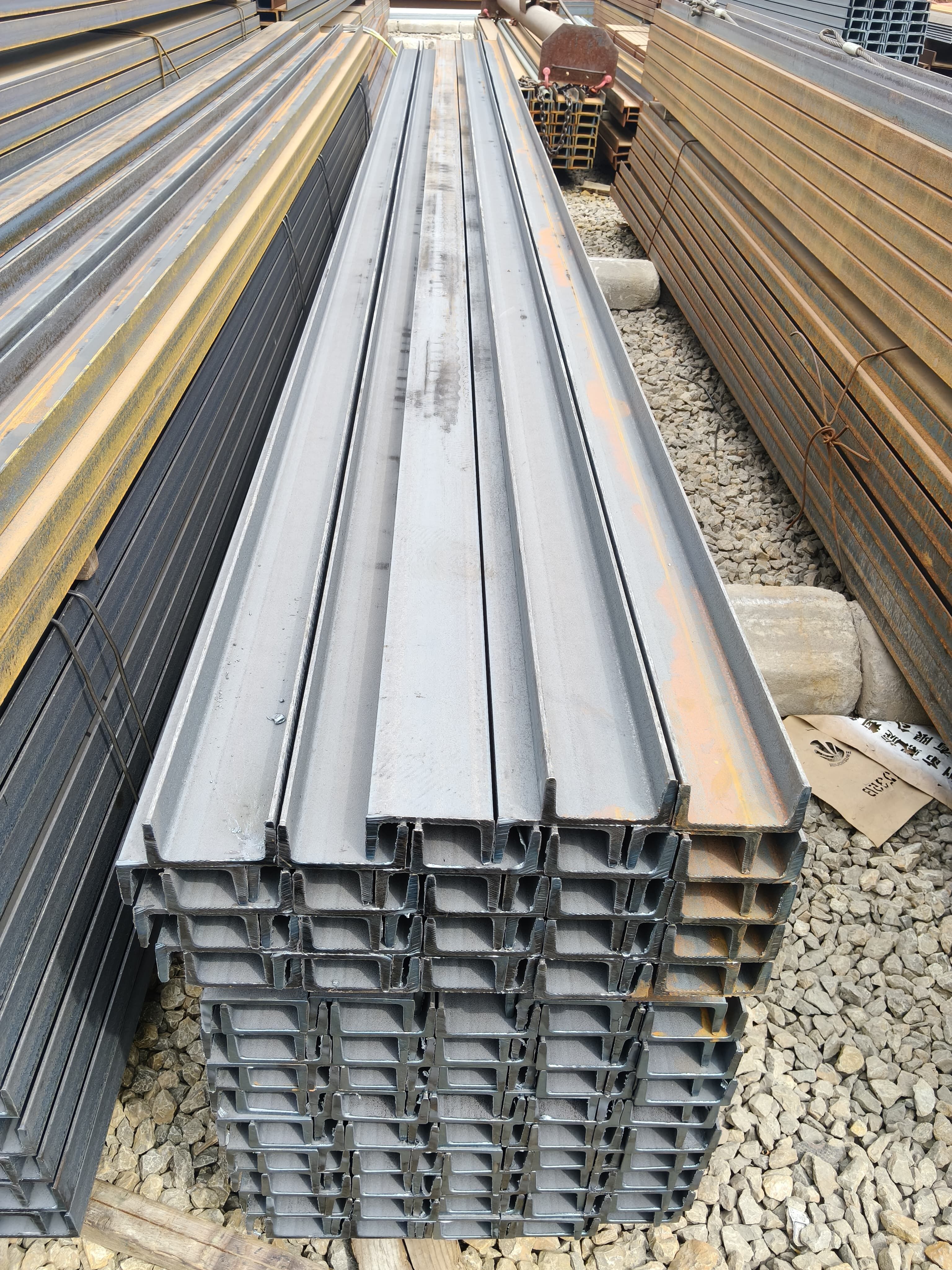 e steel channels upe300 c channel steel at competitive prices-1