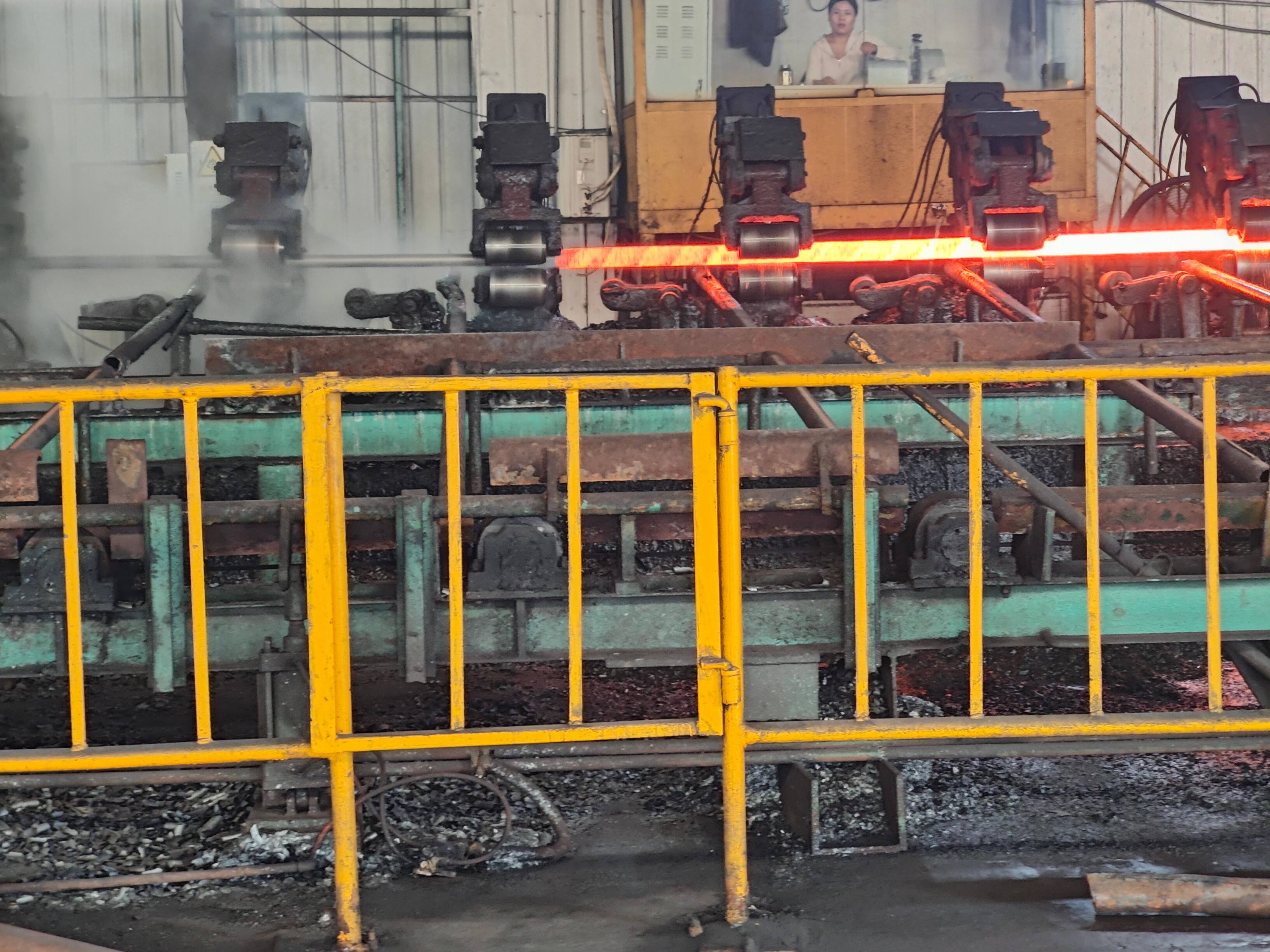 Black Stb340 Seamless Steel Tube Carbon Steel Pipe 89mm High Quality Tube and Pipe supplier