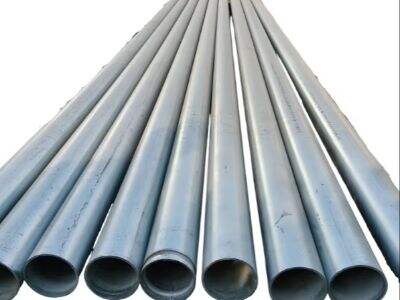 How are the advantages of seamless steel pipes in terms of pressure resistance and vibration resistance manifested?