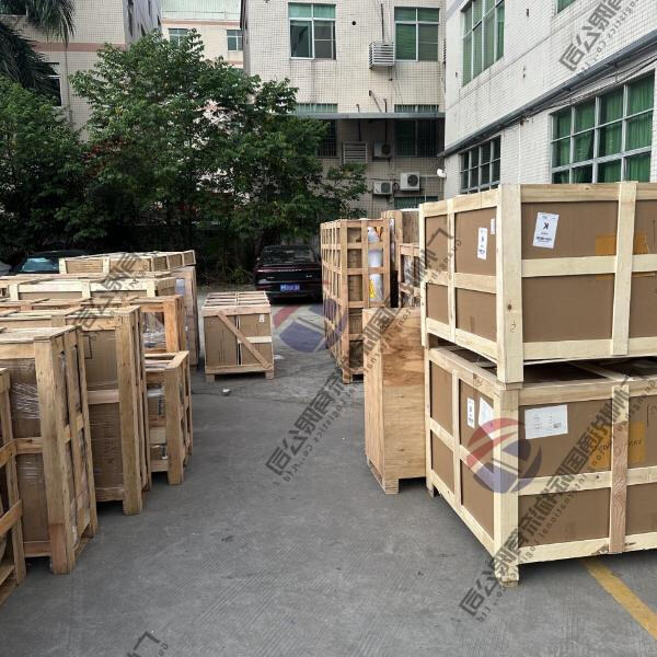 ניווט ברגולציה המסובכת של שילוחי מטענים בסין