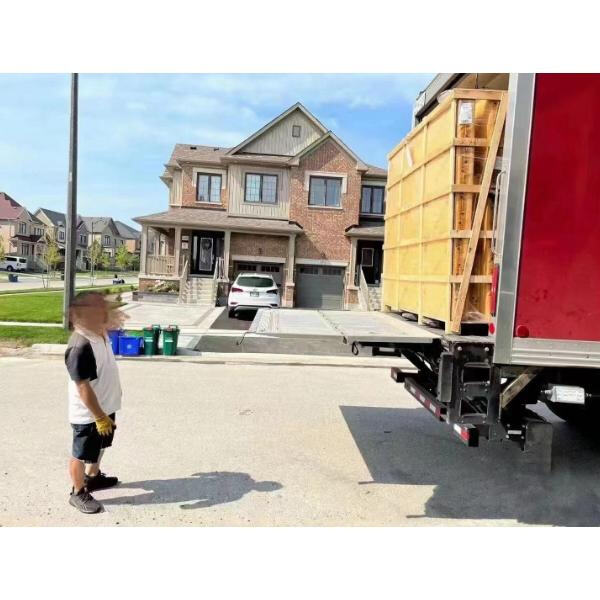 Enhancing customer satisfaction with seamless logistics solutions