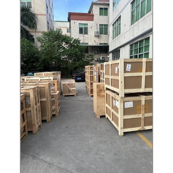 איך שירות משלוחים של יבואן מורשה יכול לפשט את שרשרת האספקה שלך