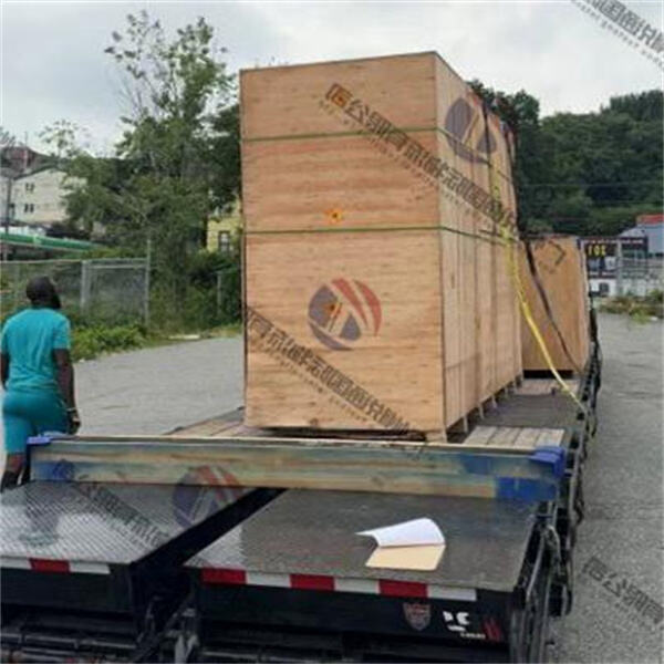 Partnering with freight forwarders for logistical success