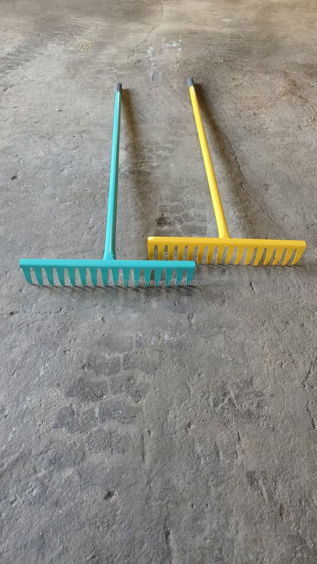 Hot Sales Long-Handle Garden Tool Leaf Grabber and Leveling Weeding Rake Versatile Tool for Lawn Care factory