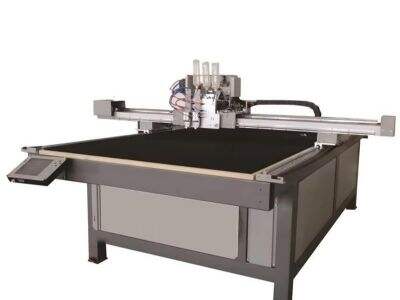 Färgad vertikal linjemaskin: Lägg till levande nyanser till glas