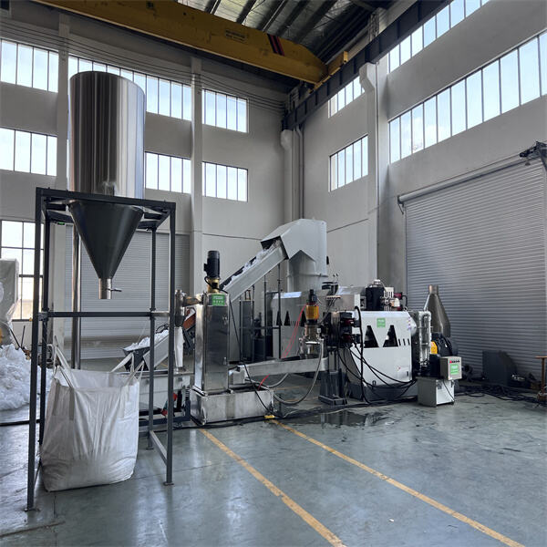 Sta Fornenduwi Ħaddiem Positivi fuq l-Ambjent bżitt Reciklagġ tal-Grani tal-Plastika