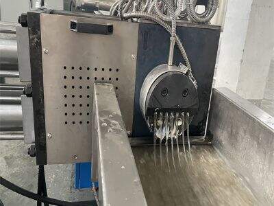 كيف يُحدث الذكاء الاصطناعي ثورة في دقة فرز زجاجات البيت