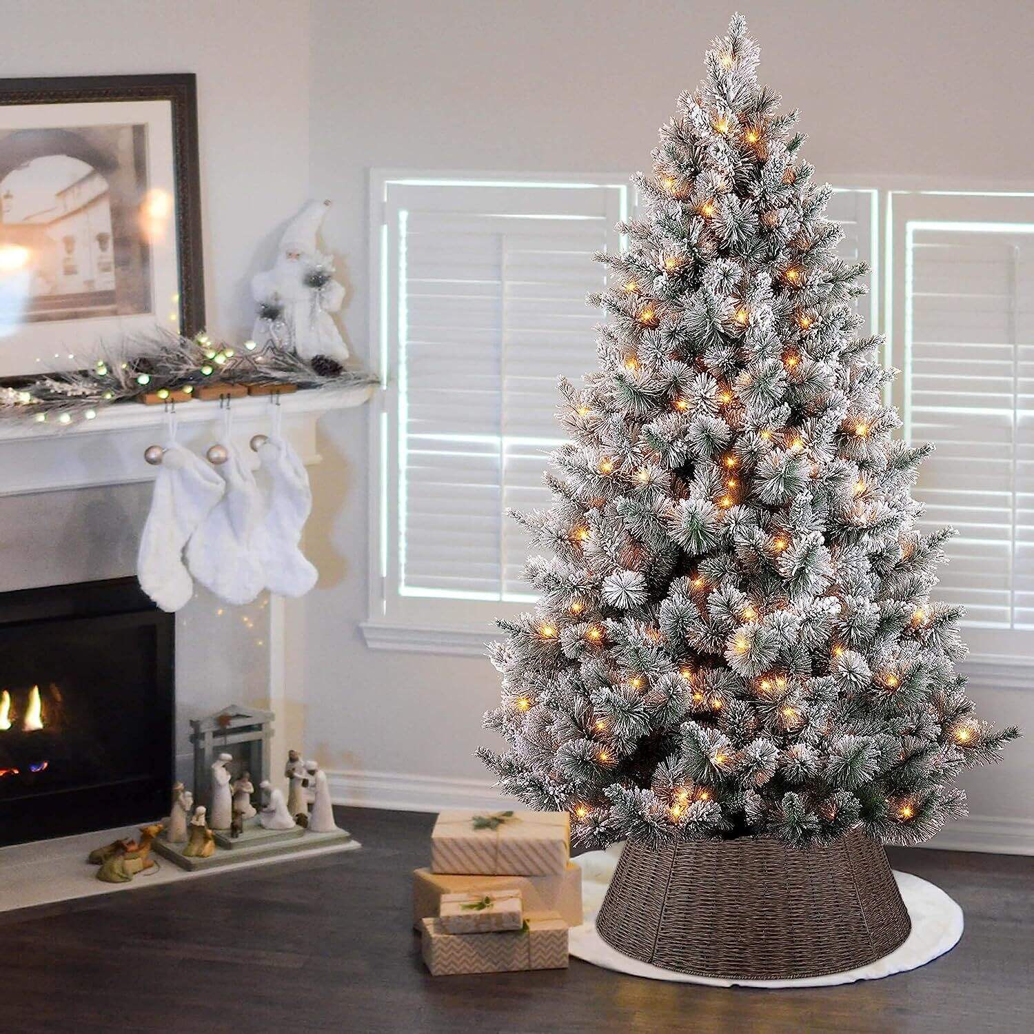 Wholesale Woven Rattan Christmas Tree Decoration Elegant Fence Xmas Tree Skirt Christmas Tree Ornament Base factory