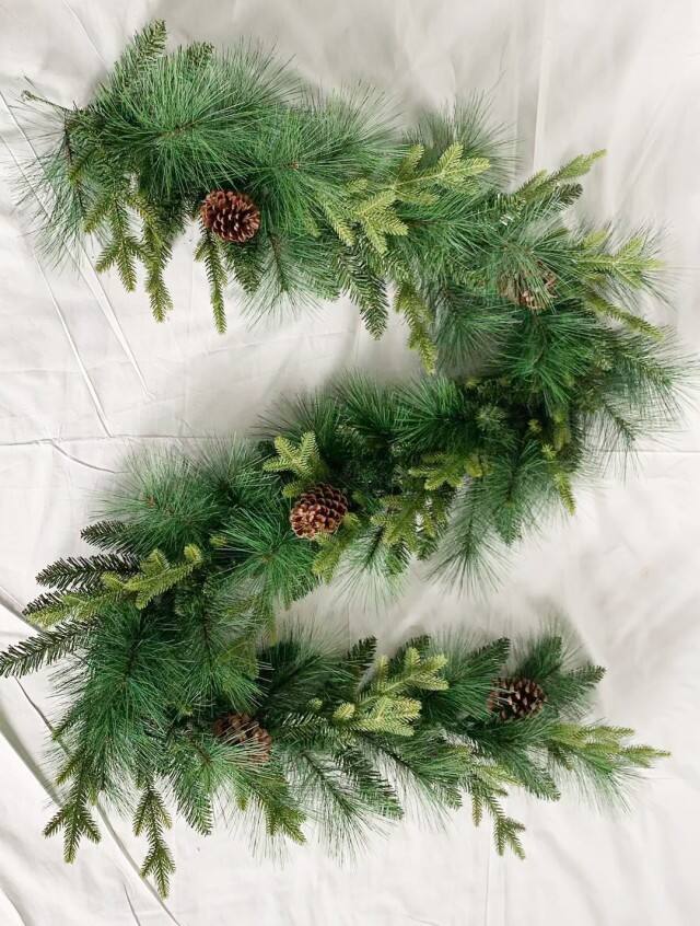 Yiwu Factory Wholesale Modern Christmas Garland 2.7m*30cm PET Pine Needle & PE PVC Mixed with Big Pine Cone Xmas Decorations factory