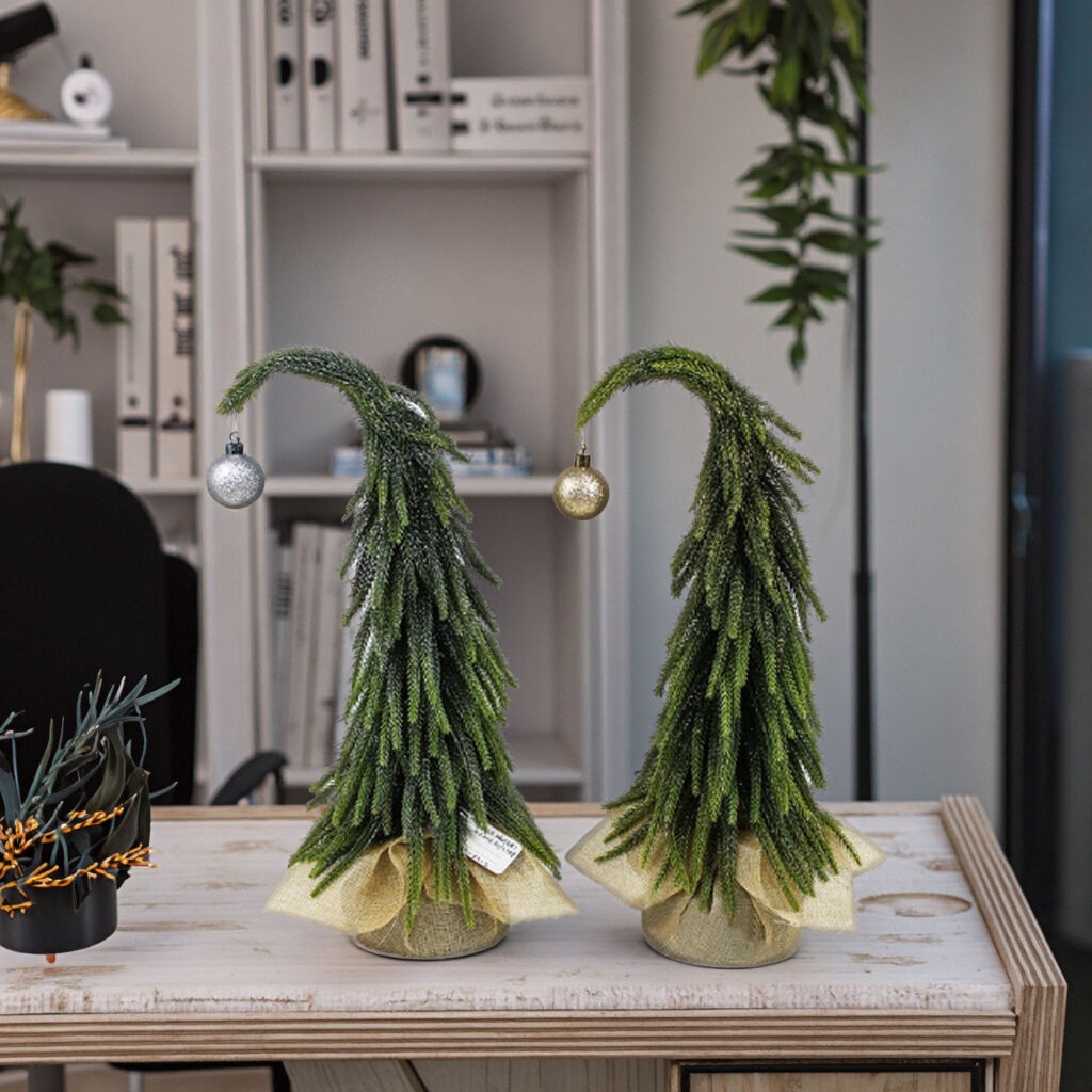 Supermarket Hot Sale Green Mini 20*20*42cm PE Christmas Table Top Tree with a Xmas Tree Ball for Holiday Decorations details
