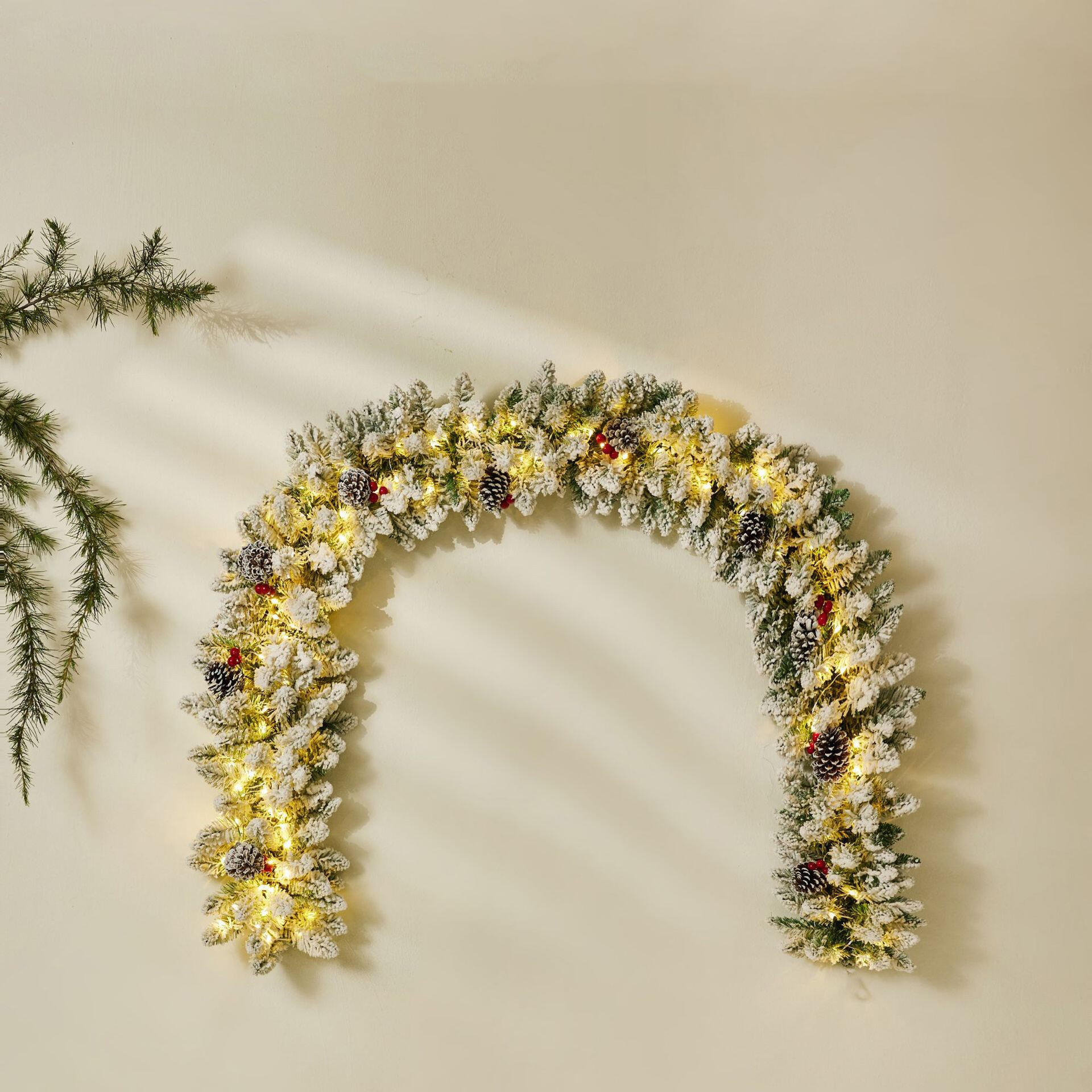 Promotional 200*30cm Christmas Garland with Natural Pine Cones & Red Berries for Xmas Decorations White Snow Accent supplier