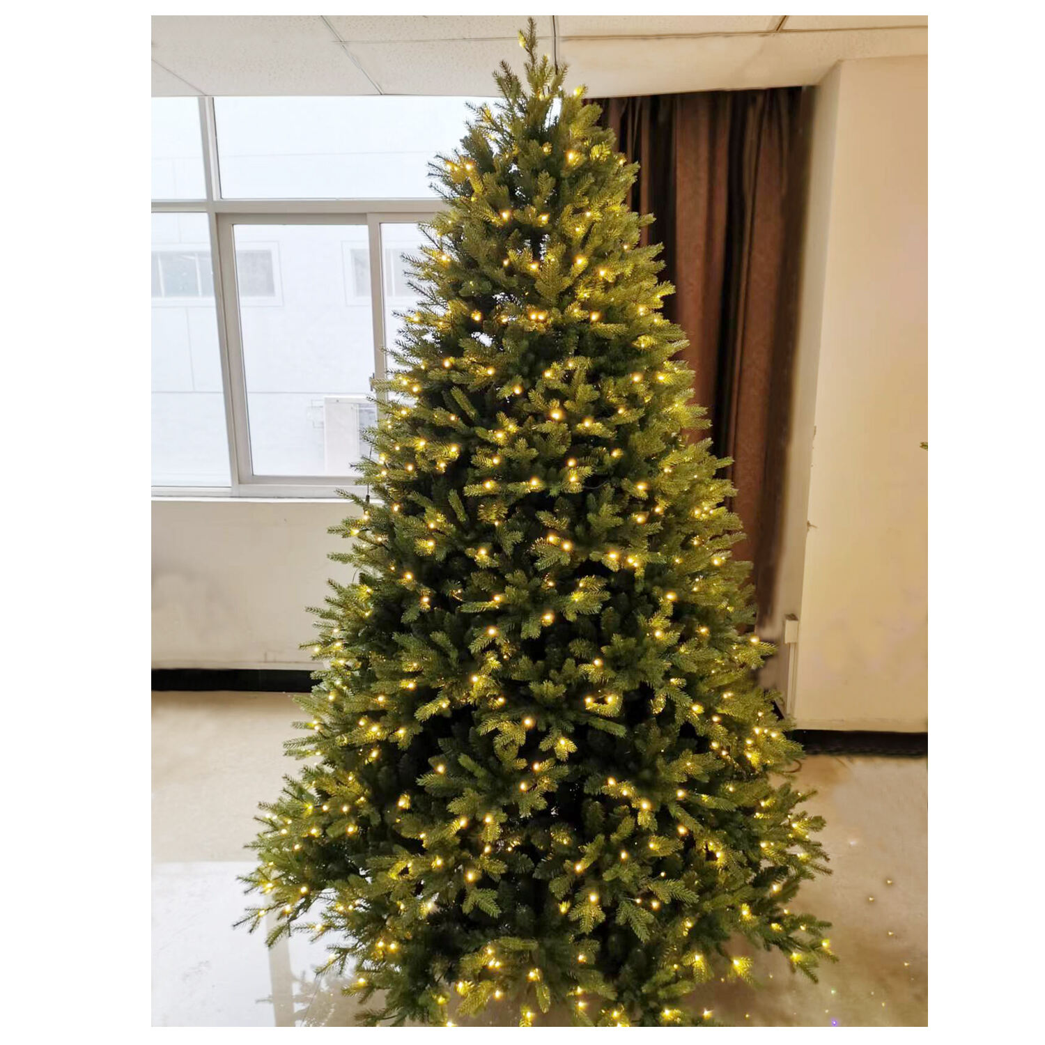 LED Light-Up 120cm to 360cm Artificial Christmas Tree factory