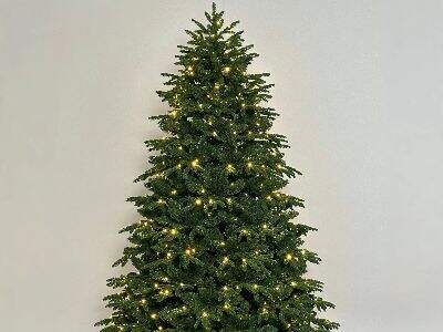 How Pre Light Christmas Trees Improve Time Efficiency for Installers