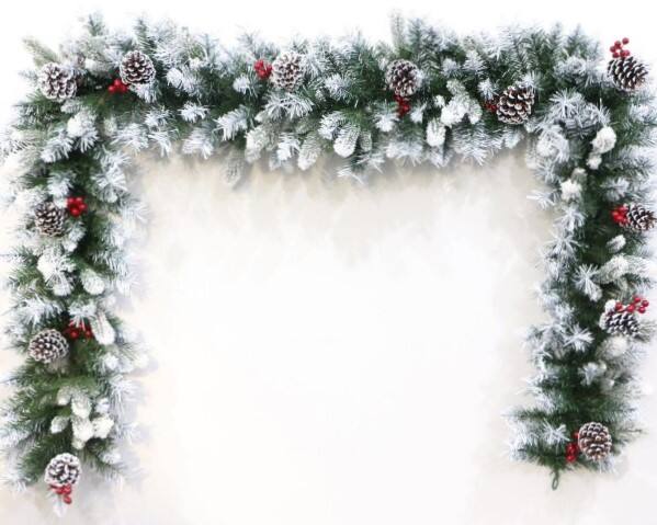 Promotional 200*30cm Christmas Garland with Natural Pine Cones & Red Berries for Xmas Decorations White Snow Accent supplier