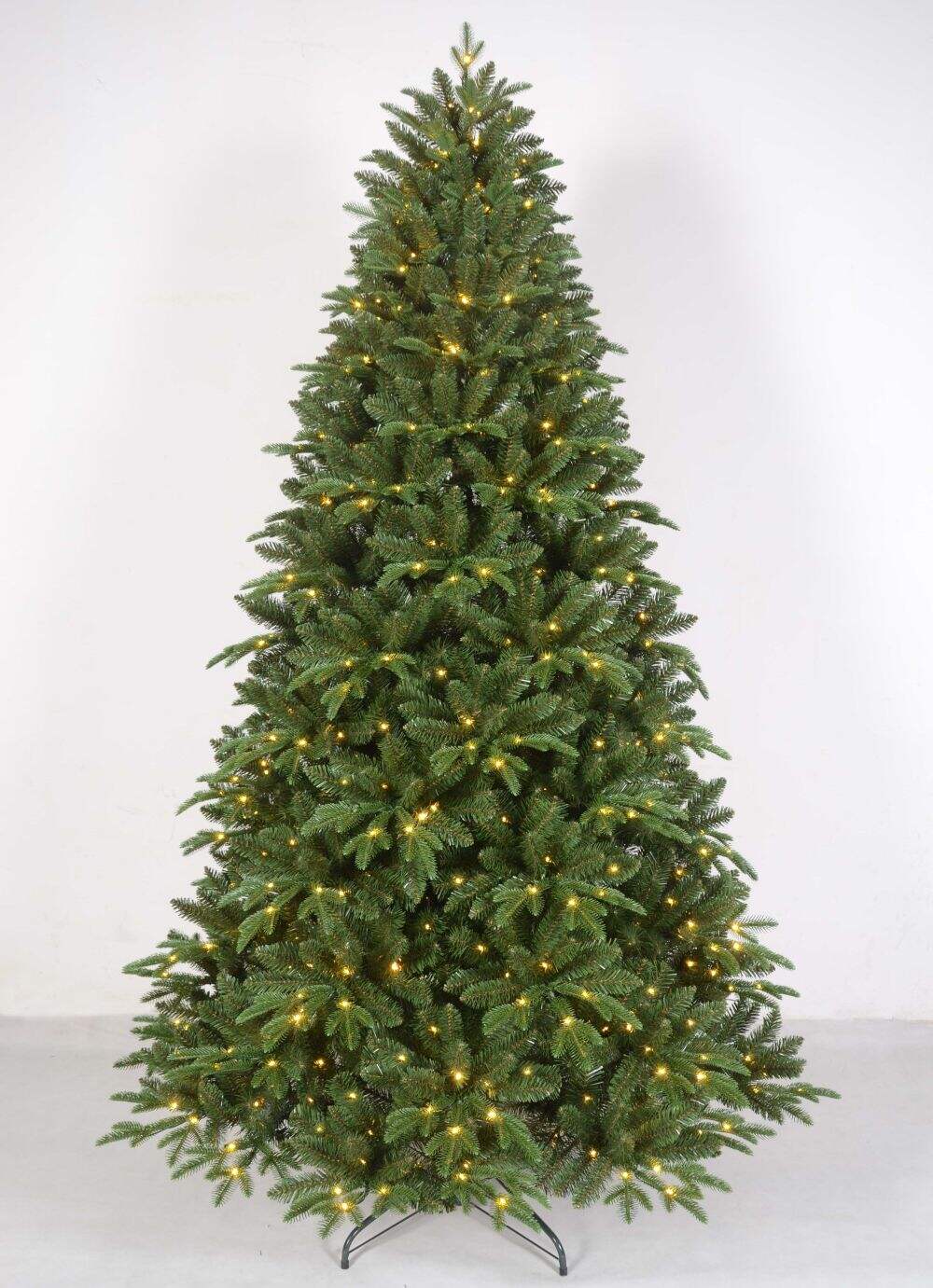 Yiwu Futian Market Factory Wholesale LED Light-Up Christmas Trees 120cm to 360cm supplier