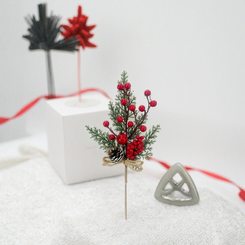 Yiwu Factory Direct 31cm Christmas Tree Decor Picks Red Berry Pine Cone Christmas Decorations Wholesale supplier