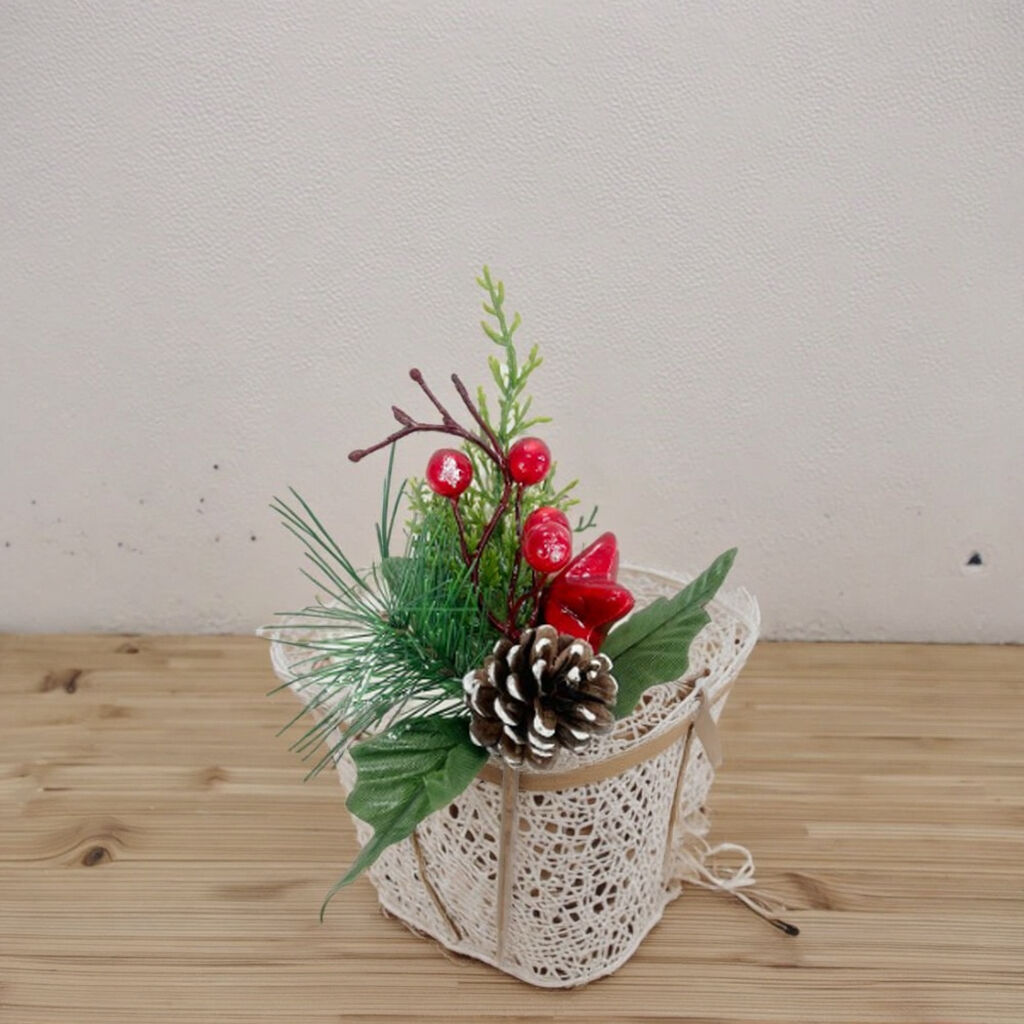 Hot Sale 20cm Christmas Tree Decor Picks for Amazon Exclusive Leaf-Shaped Berry and Pine Cone Ornaments for Xmas Decoration supplier