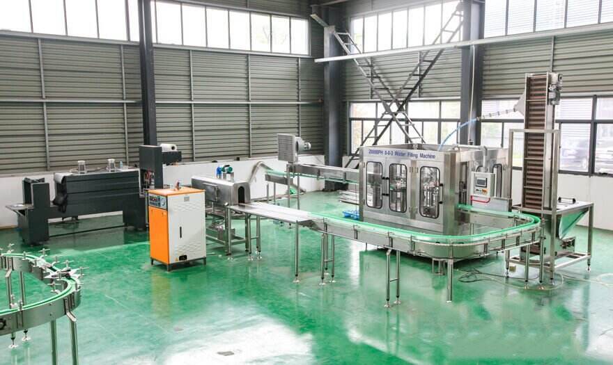 2000 BPH water bottling  line.jpg
