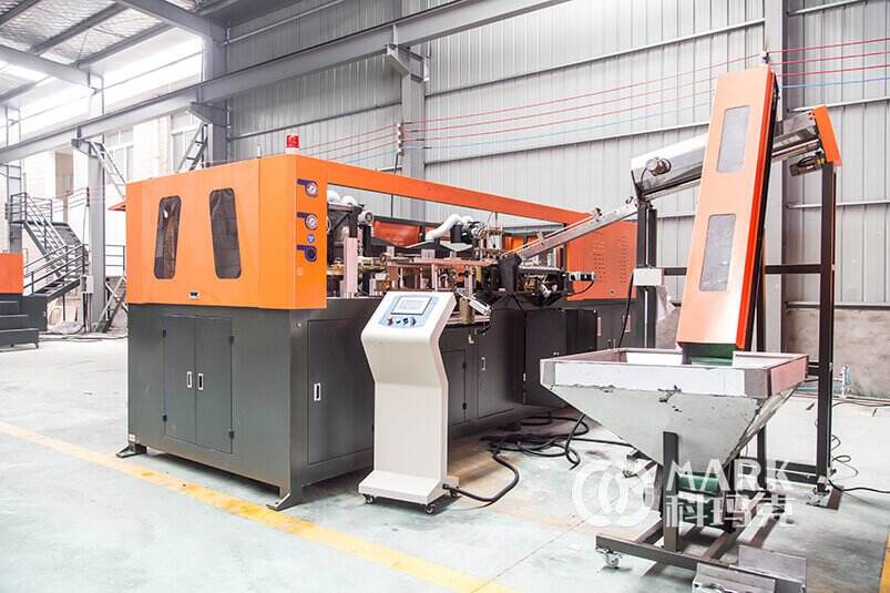 blow molding machine (6).jpg