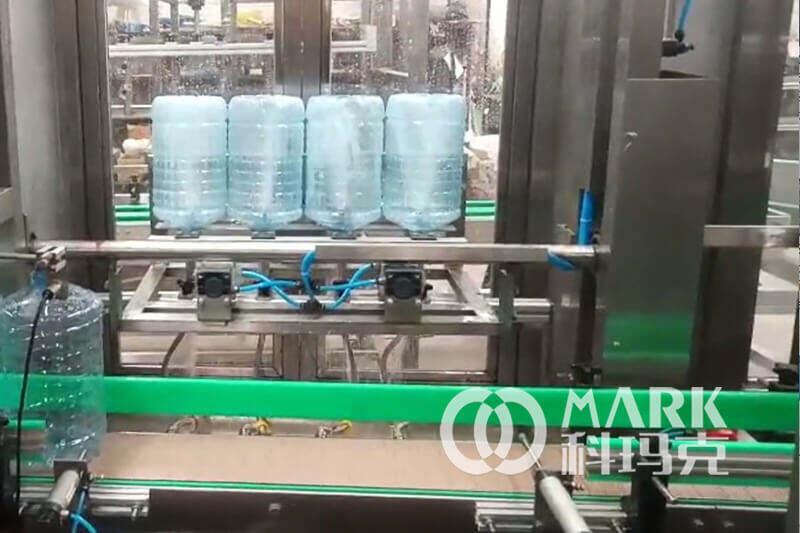 10000bph 5L water washing equipment (5).jpg