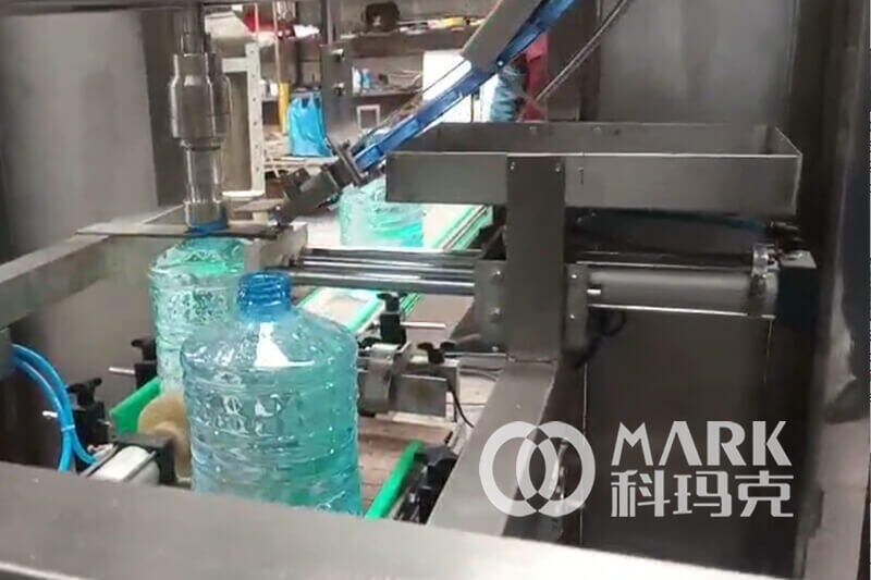 liner 5L water capping machine (3).jpg