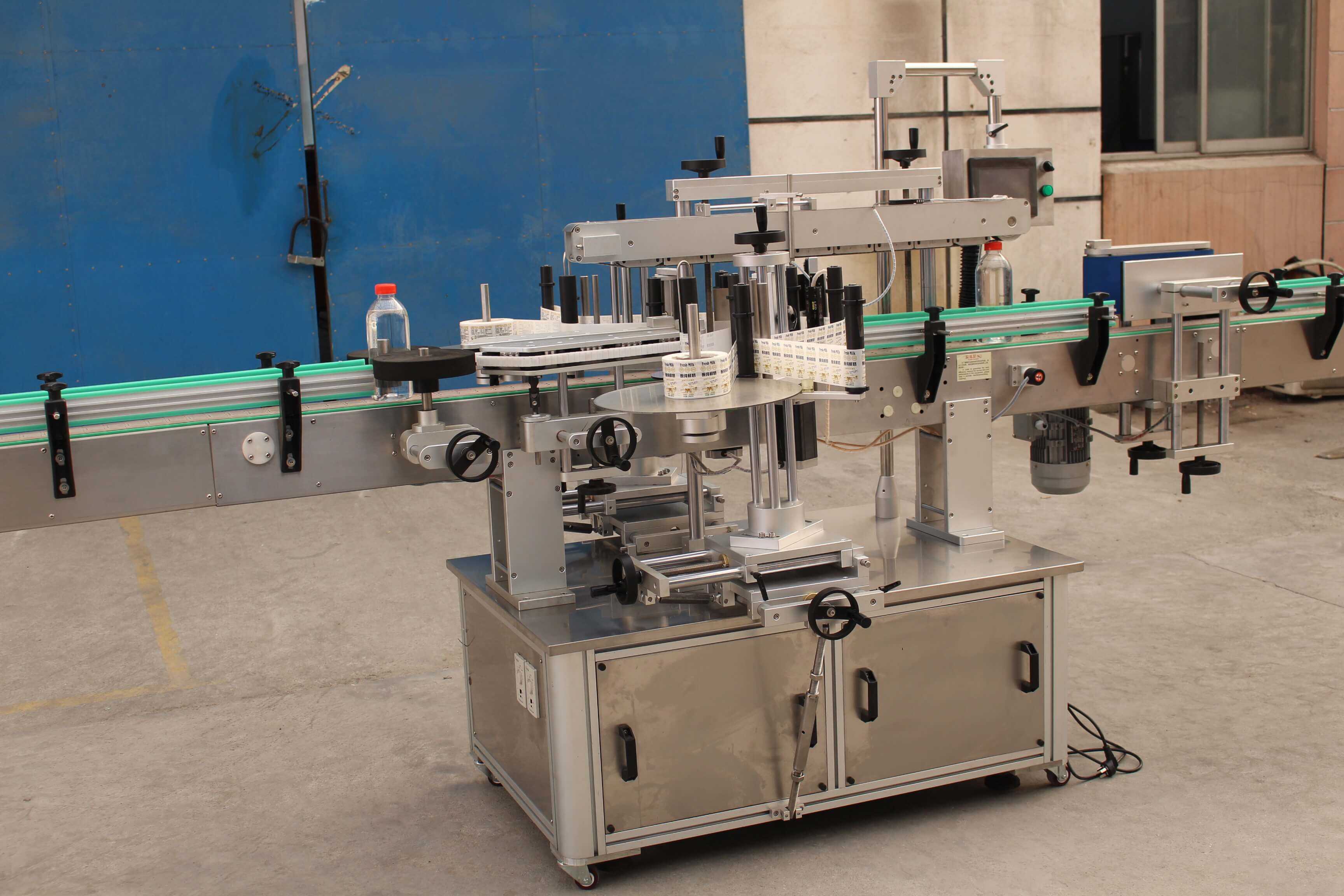 adhesive labeling machine.jpg