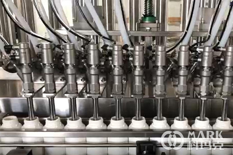 Cleaning tips for liquid filling machines