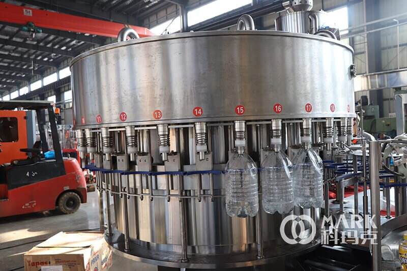 5l bottled water filling equipment (3).jpg