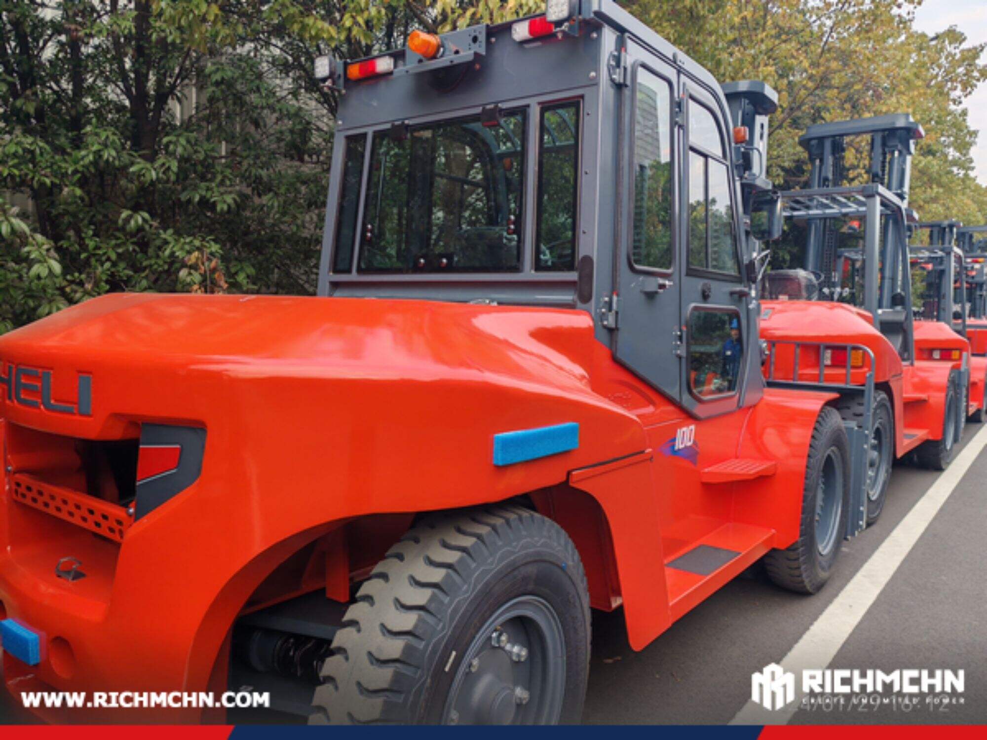 Guatemala - 1 Unit HELI CPCD70 & 1 CPCD100 Diesel Forklift