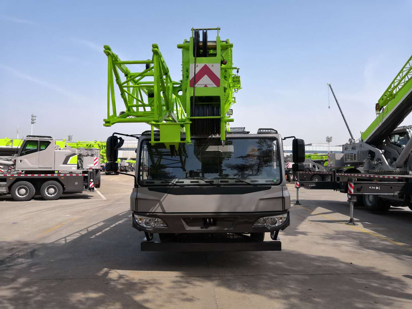 55 ton Mobile Truck Crane QY55V with Competitive Price supplier