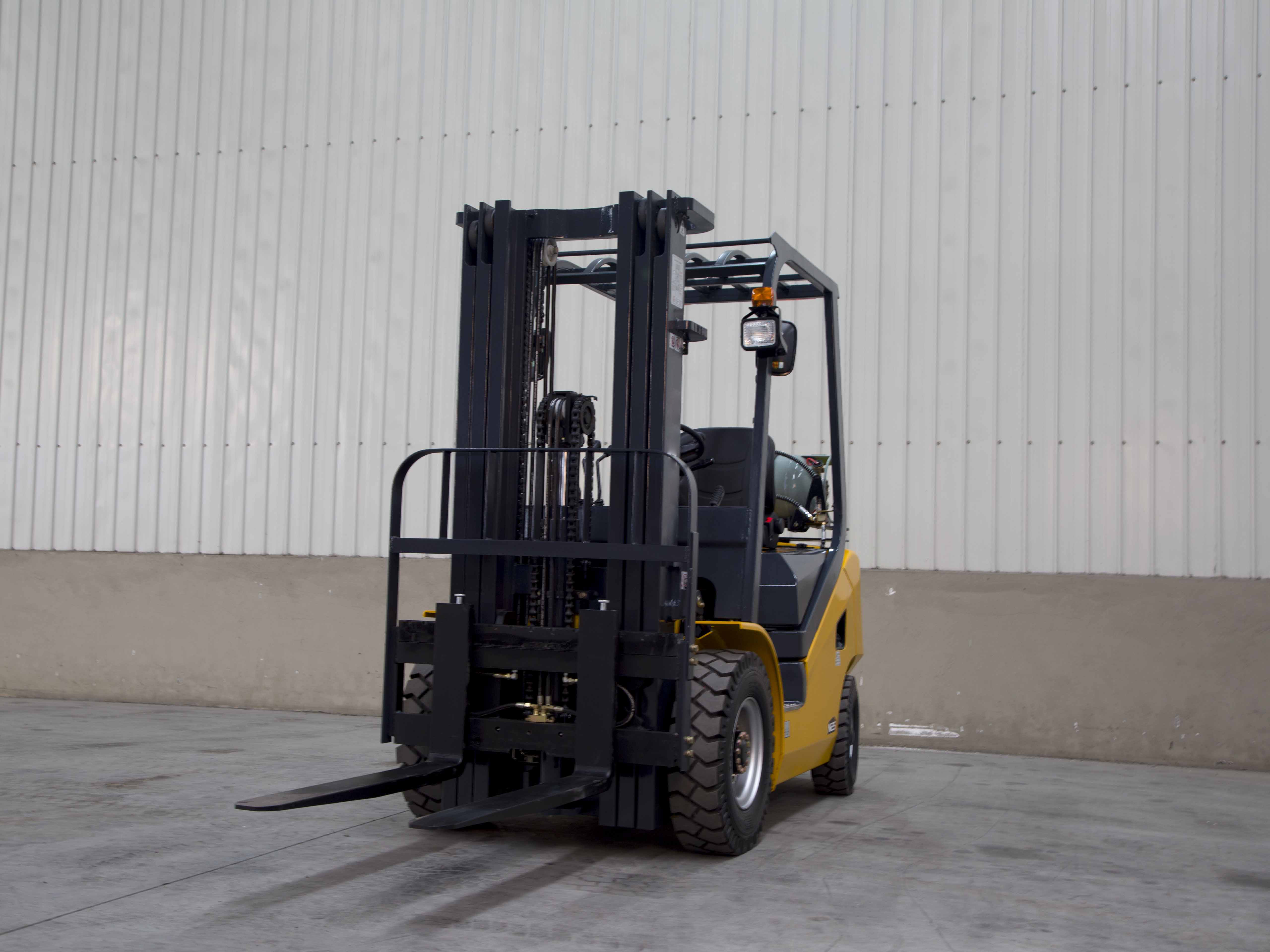 Top brand of China Manufacture Japanese Engine XCB-D35 Diesel Forklift 3.5T Truck Lift Stacker Price manufacture