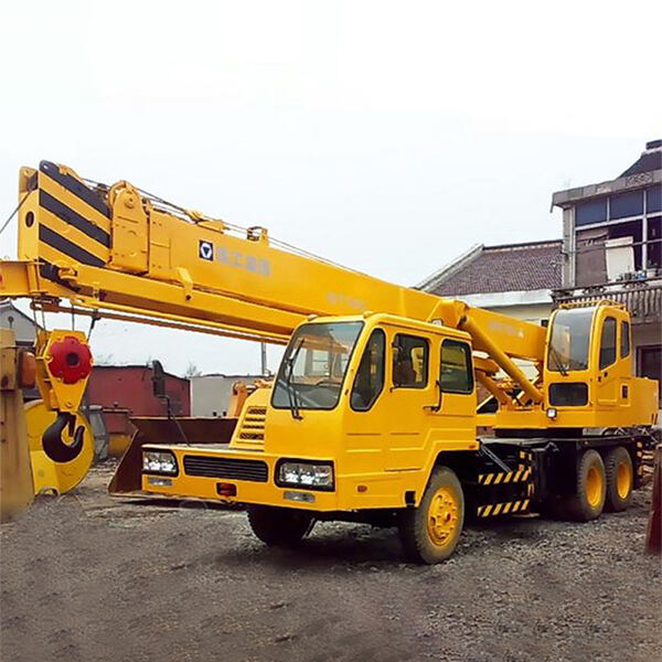 Use of Luffing Crane