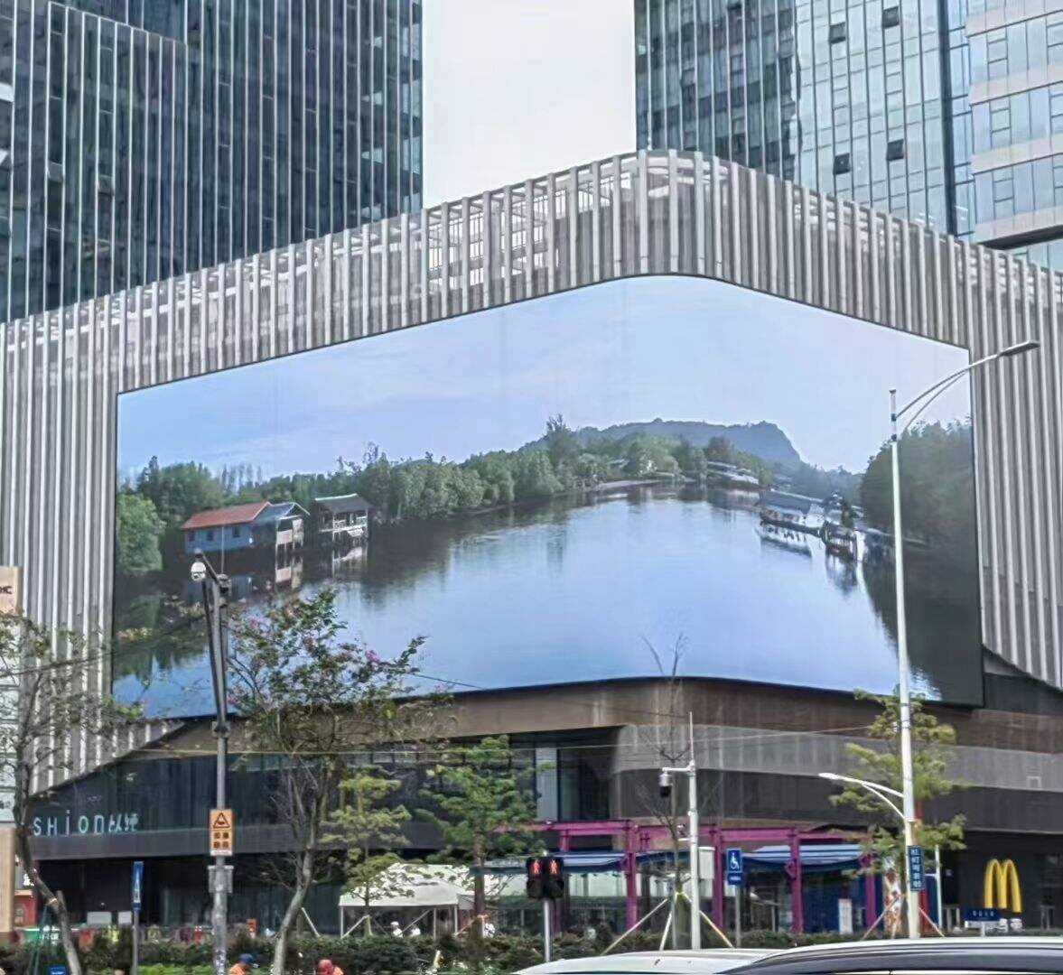 Sicherheitsmaßnahmen für LED-Panels im Außenbereich