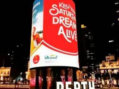 Cad a shainíonn an Táirgeacht Ard-Ghréaschála i dTaispeántais Scáileáin LED