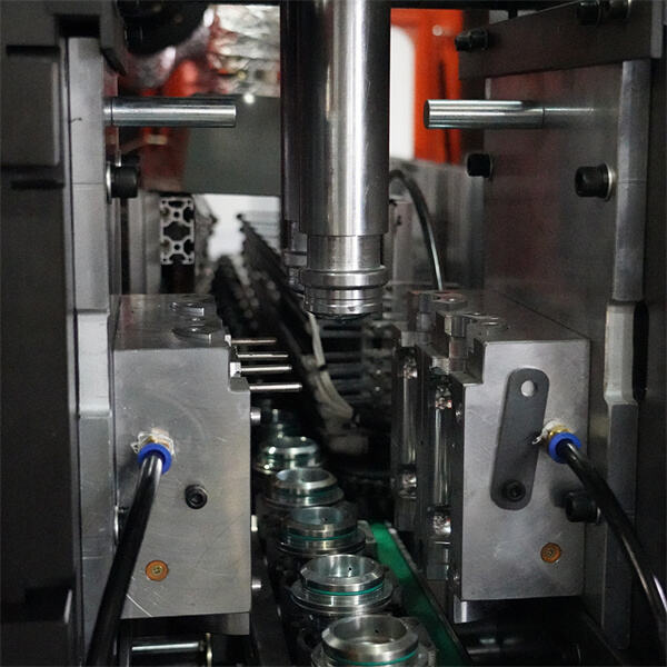 Cutting-edge technology for producing plastic jars at scale