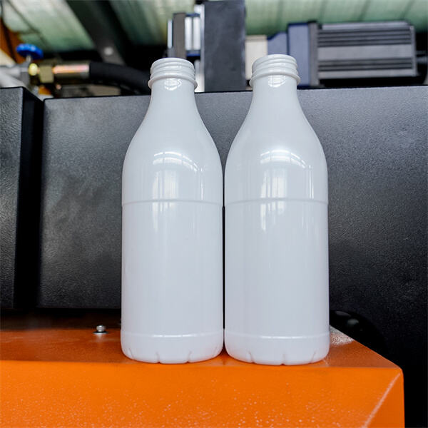 عزز طاقتك الإنتاجية باستخدام آلاتنا عالية الجودة لتصنيع زجاجات الـ PET