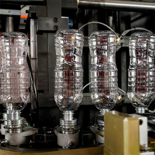 What are the benefits of using a plastic bottle blow molding machine